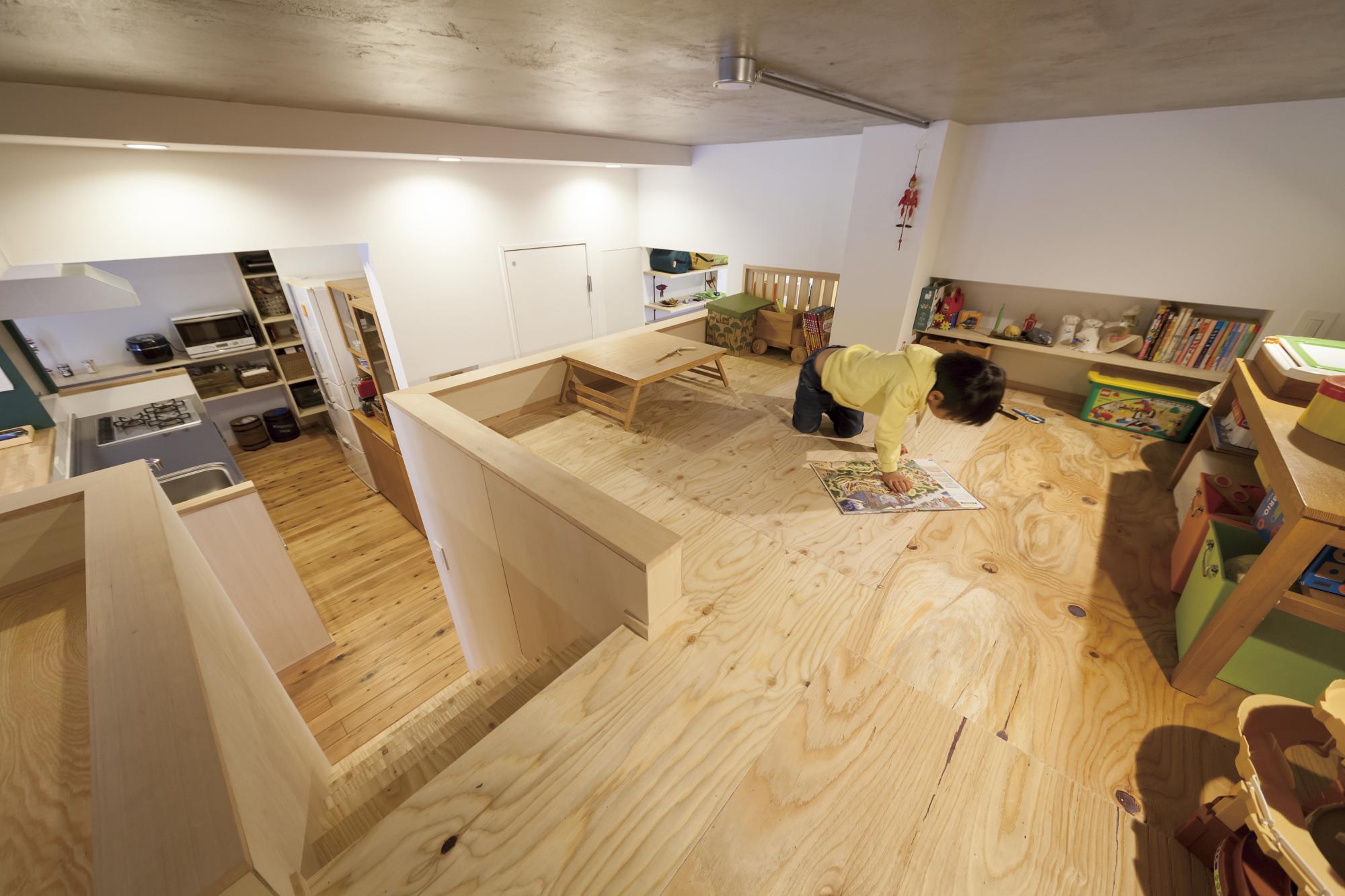 子どもが思いきり遊べるロフト上下のキッズスペースのリノベーション事例
