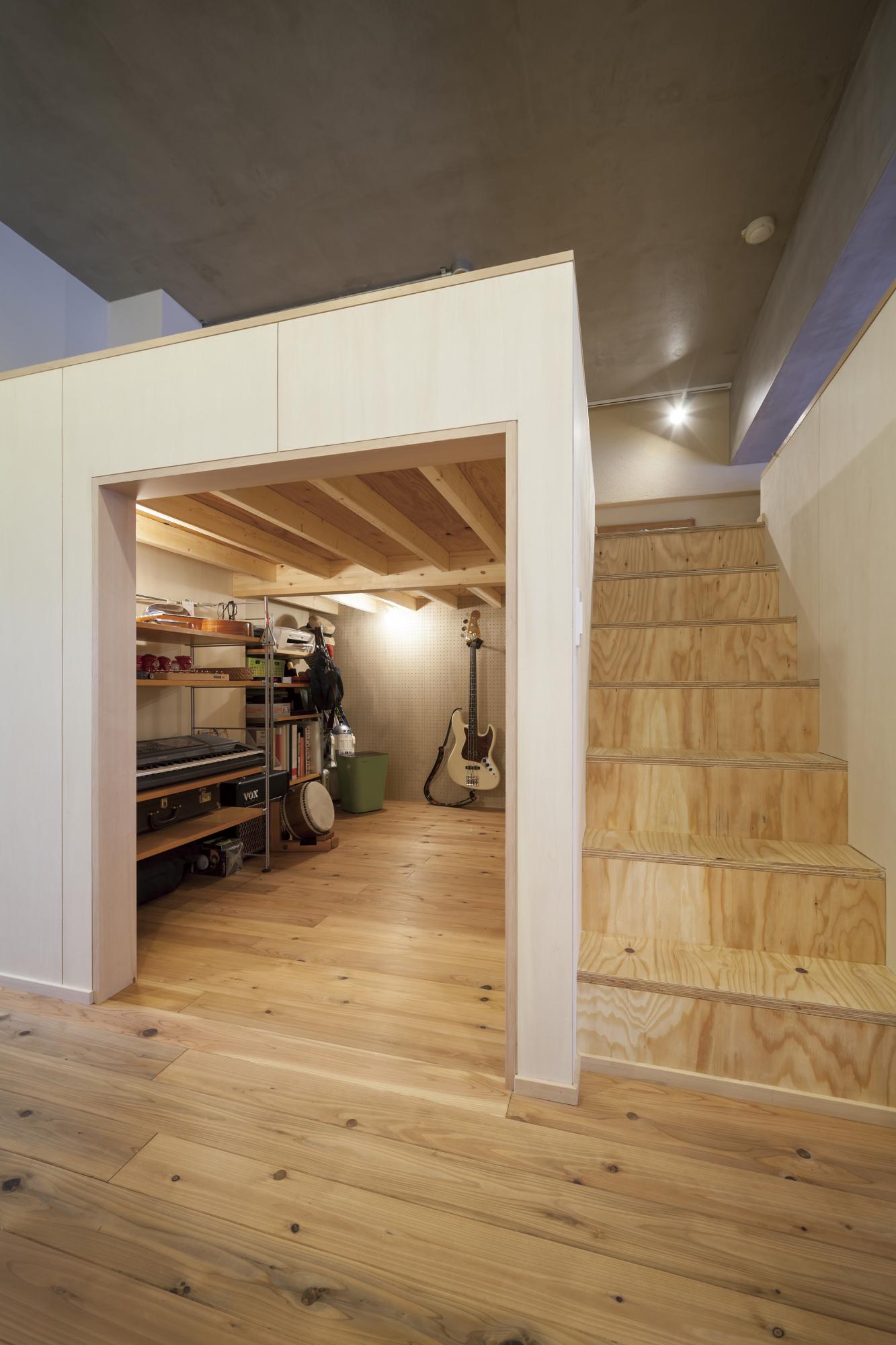 子どもが思いきり遊べるロフト上下のキッズスペースのリノベーション事例