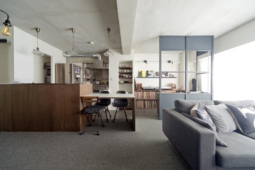 開放的なLDKの中に趣味のスペースを点在させてのリノベーション事例