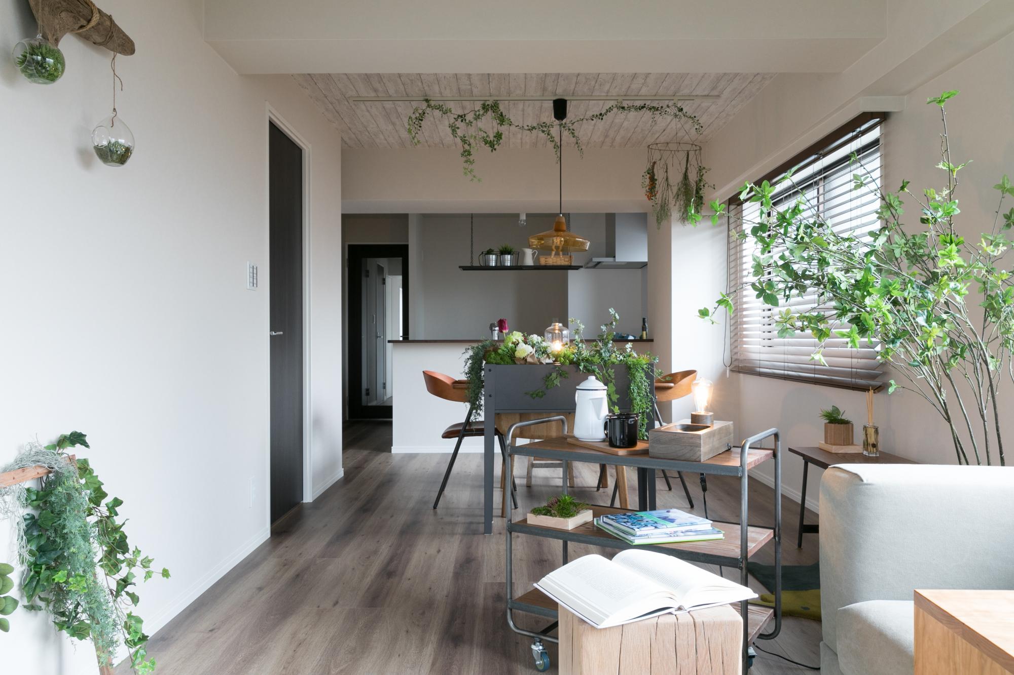 グリーンのためのインテリアコーディネートのリノベーション事例