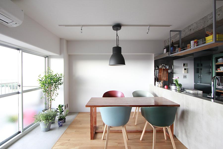 あえての一箇所にまとめて床置き！のリノベーション事例