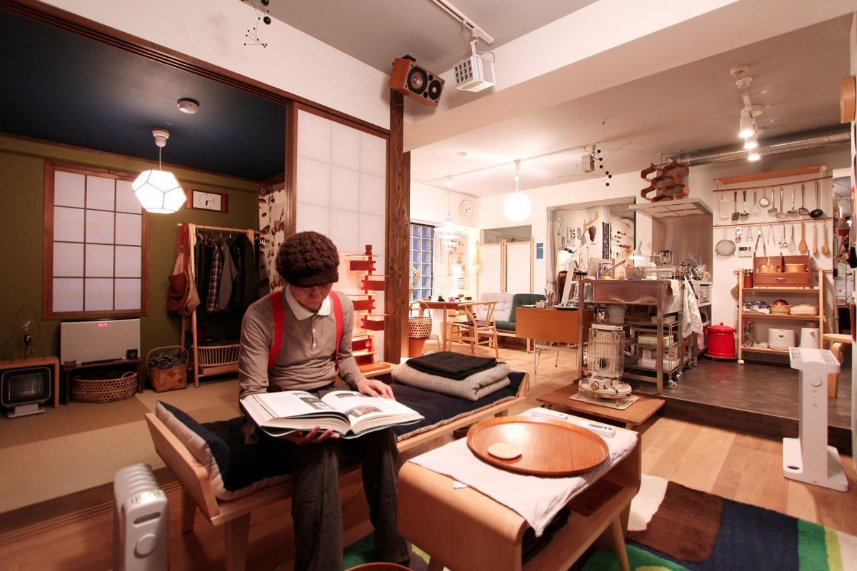 格子で仕切った奥行きを感じる住まいのリノベーション事例