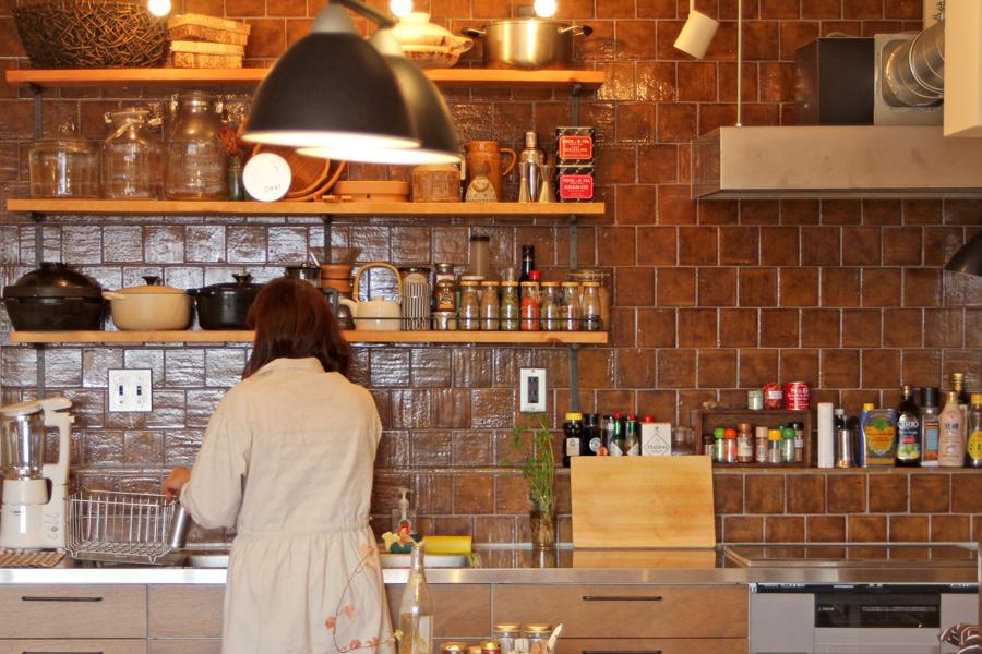 DIYも取り入れた木の温かみをふんだんに活かした空間づくりのリノベーション事例