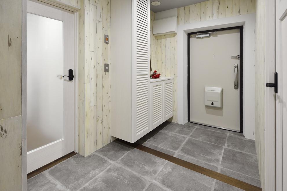 こだわり素材をふんだんに使用したヨーロピアン風リビングのリノベーション事例