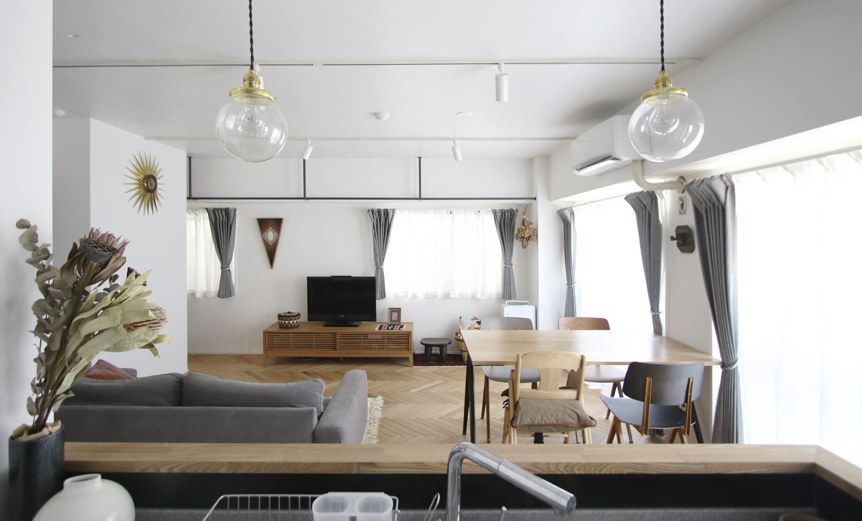 ブラック×グレー×ベージュが調和するホテルライクな部屋のリノベーション事例