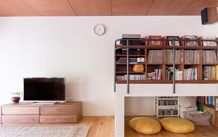 外の緑とインテリアが融合する住まいのリノベーション事例