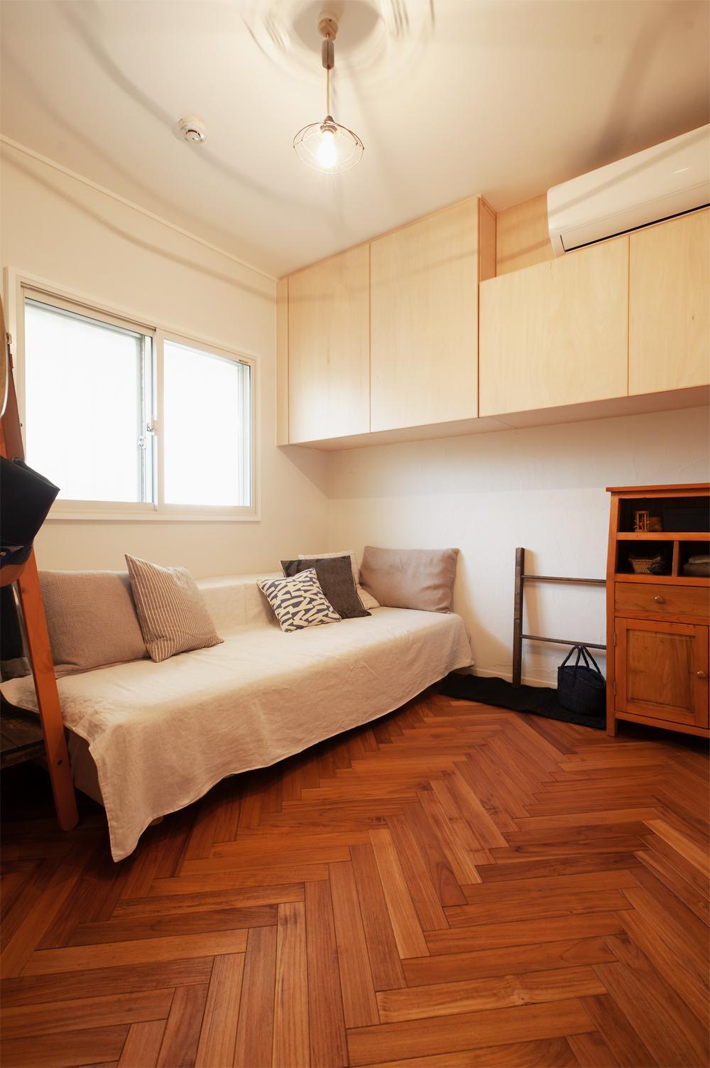 素材感を活かして温もりを感じられる空間のリノベーション事例