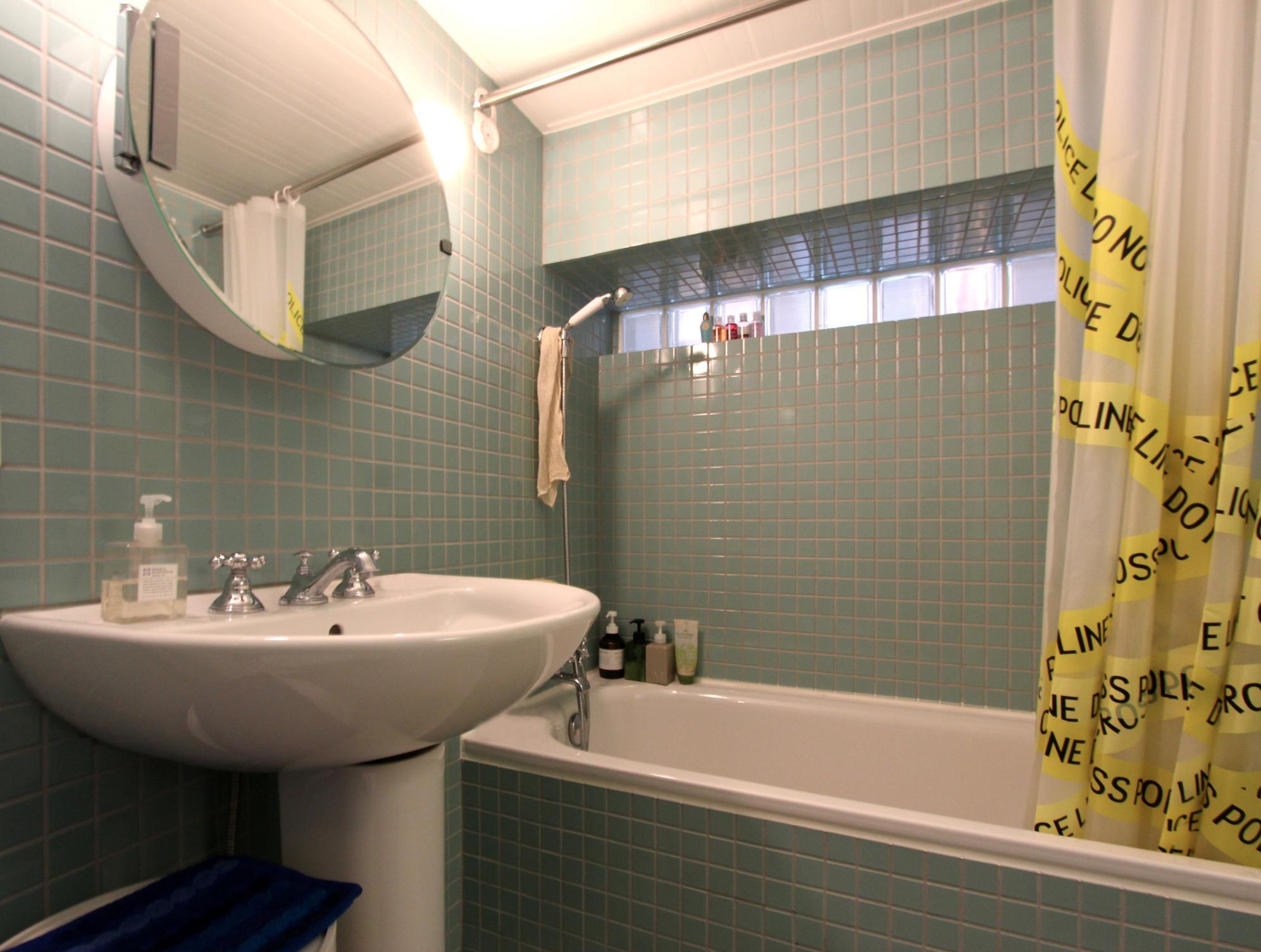 ガラスブロックでガーリーな部屋をさらに引き立てるのリノベーション事例