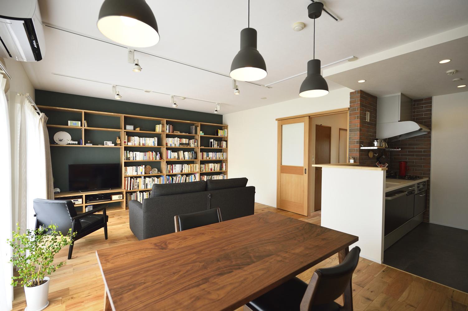 ガラスブロックでキッチンへアクセントをのリノベーション事例