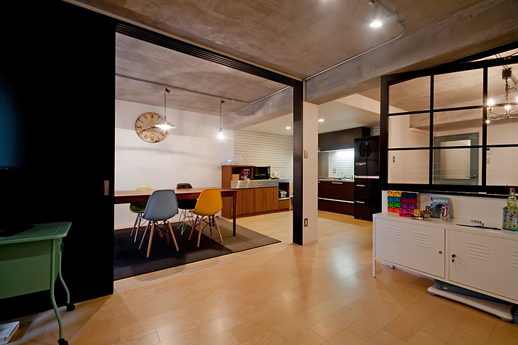 ガラスブロックで玄関と通路を明るくのリノベーション事例