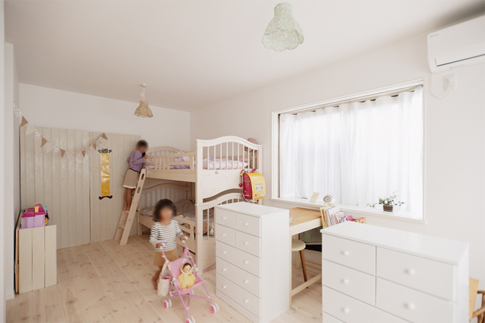 LDKを1階から2階へ。きちっと仕切らない間取りの工夫のリノベーション事例