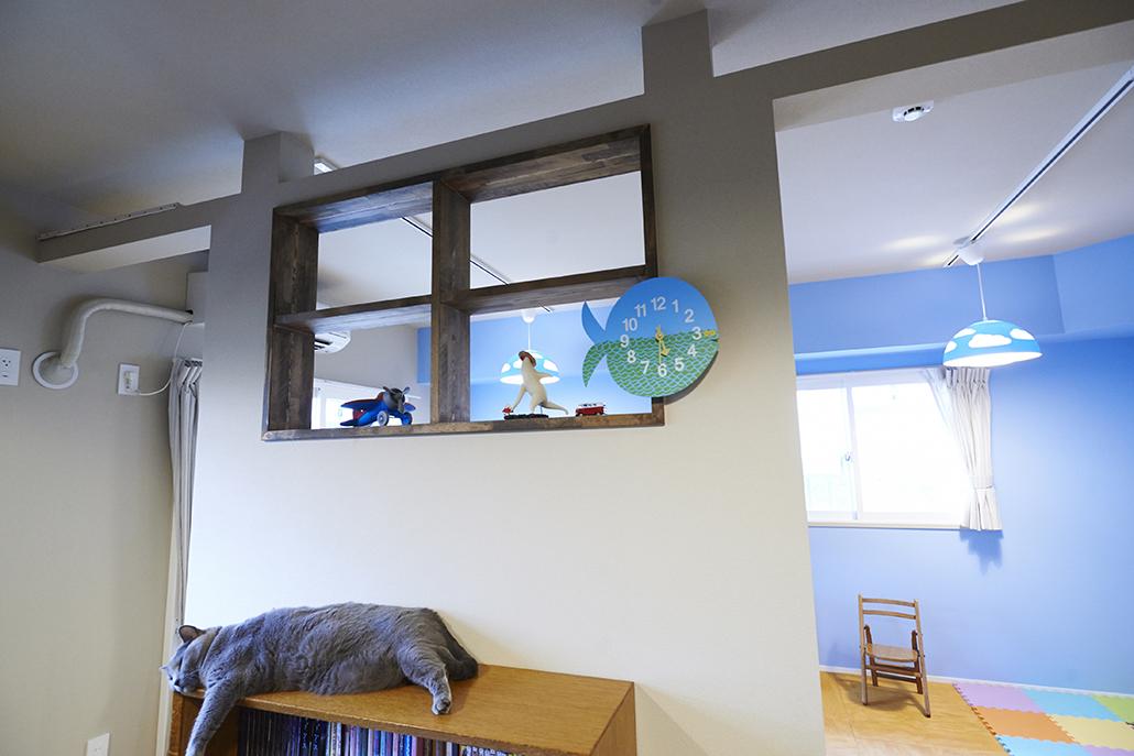 周囲の緑を眺めながらのびのびとのリノベーション事例