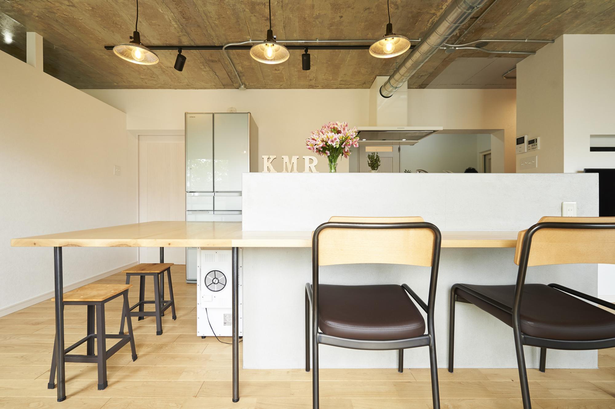 暮らしの真ん中にキッチンがある家のリノベーション事例