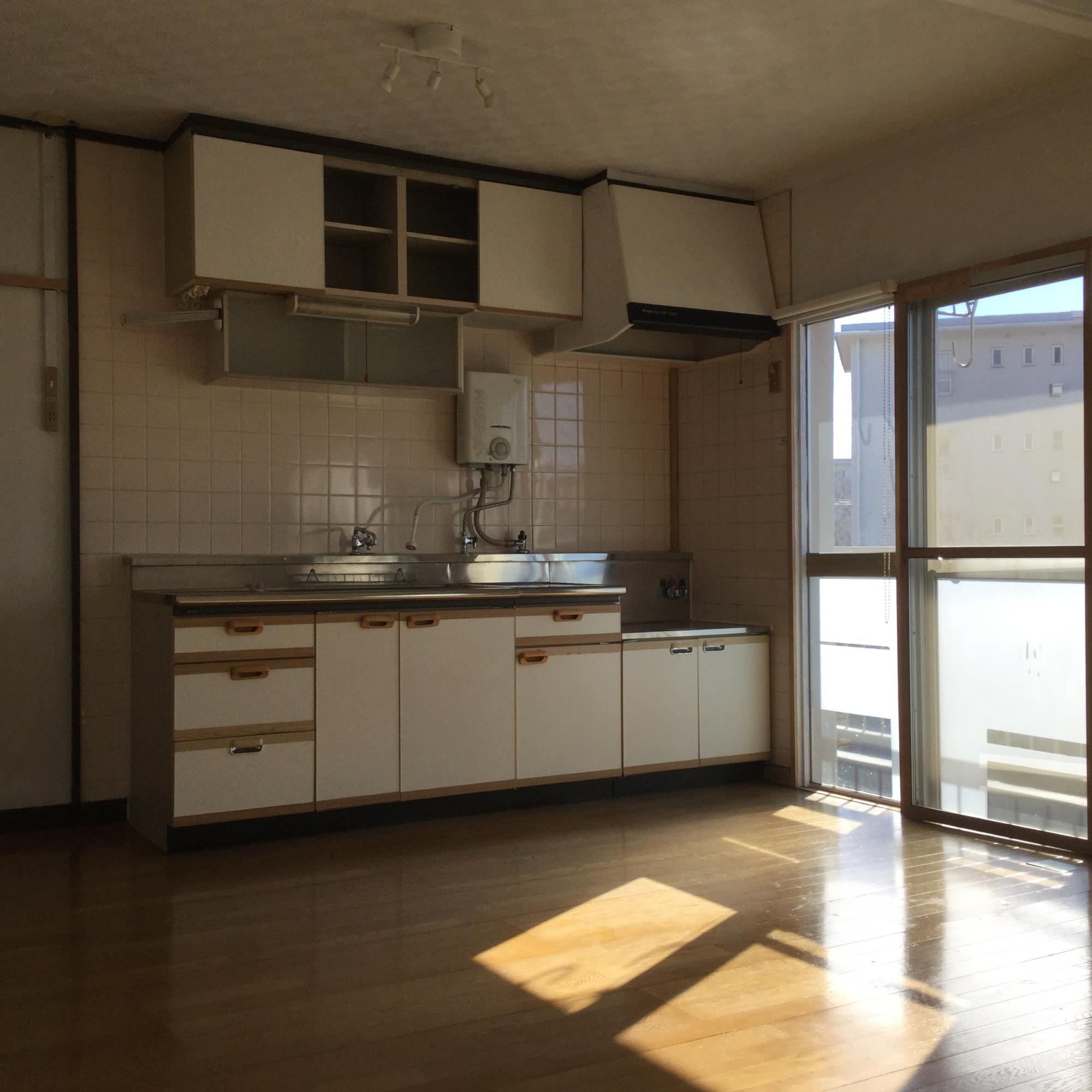 暮らしの真ん中にキッチンがある家のリノベーション事例