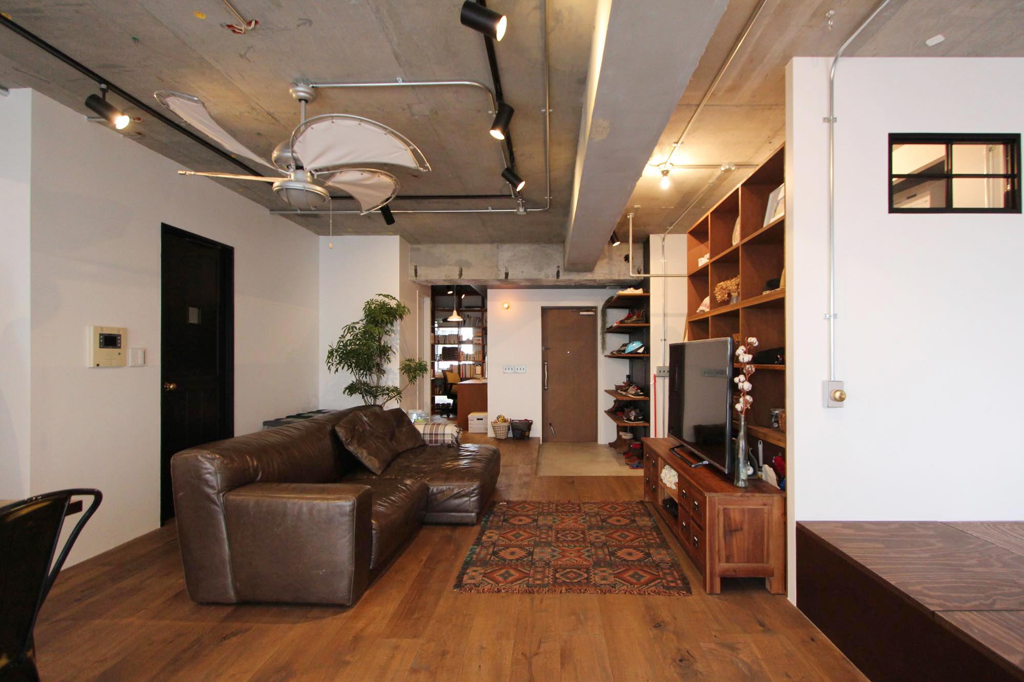 3LDK→1ROOM。高低差やインテリアでゾーニングのリノベーション事例