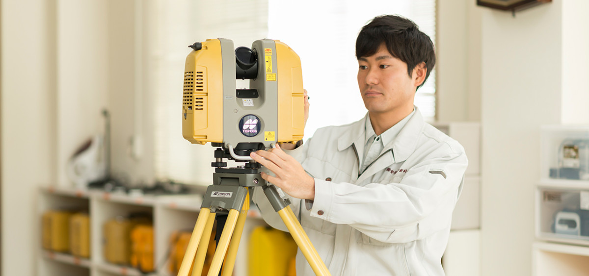 ゼミで学んだGIS、GPSの知識を生かし、農地整備に伴う暗渠管の設計をしています。