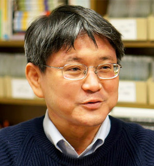 宇都出 雅巳の写真