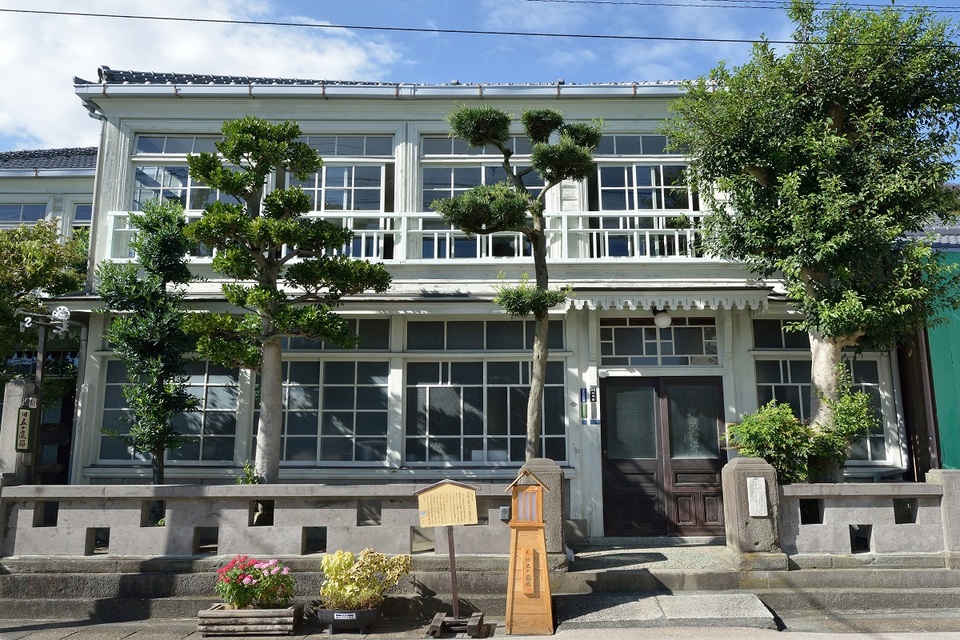 Old Igarashi's house (old Igarashi dental clinic)