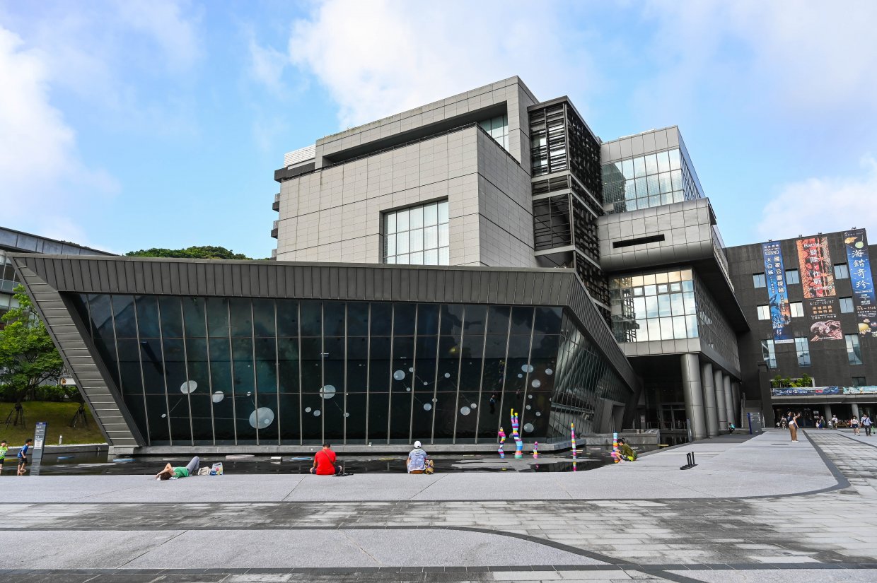 基隆嶼跟我這樣玩!登島繞島看燈塔,加碼推薦基隆嶼周邊美食景點