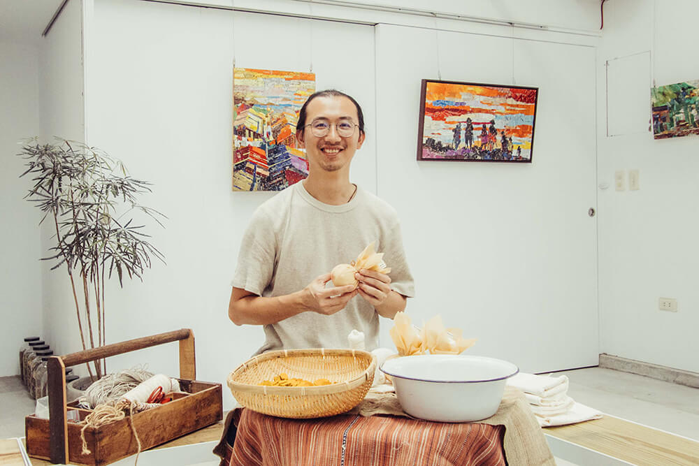 故事所(OwlStay)致力以旅宿結合在地人文歷史,並與職人跨界合作,打造深度旅程體驗(圖為野事草店經營者李明峰)