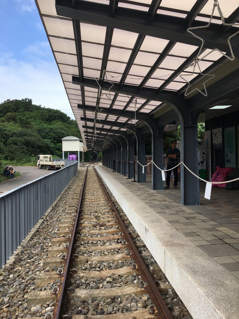 跟著小編玩基隆～搭乘濱海奇基線 來趟深澳鐵道自行車半日遊