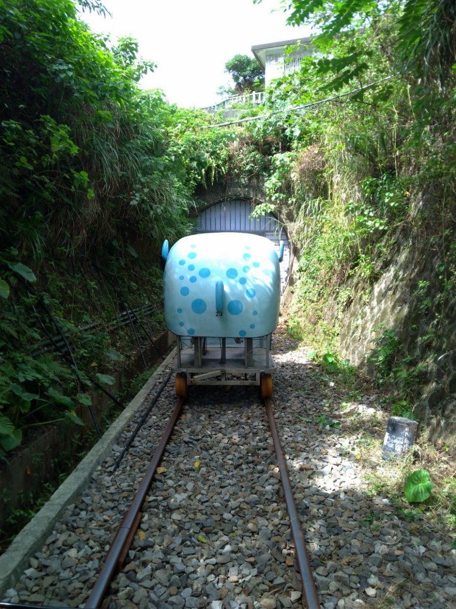 跟著小編玩基隆～搭乘濱海奇基線 來趟深澳鐵道自行車半日遊