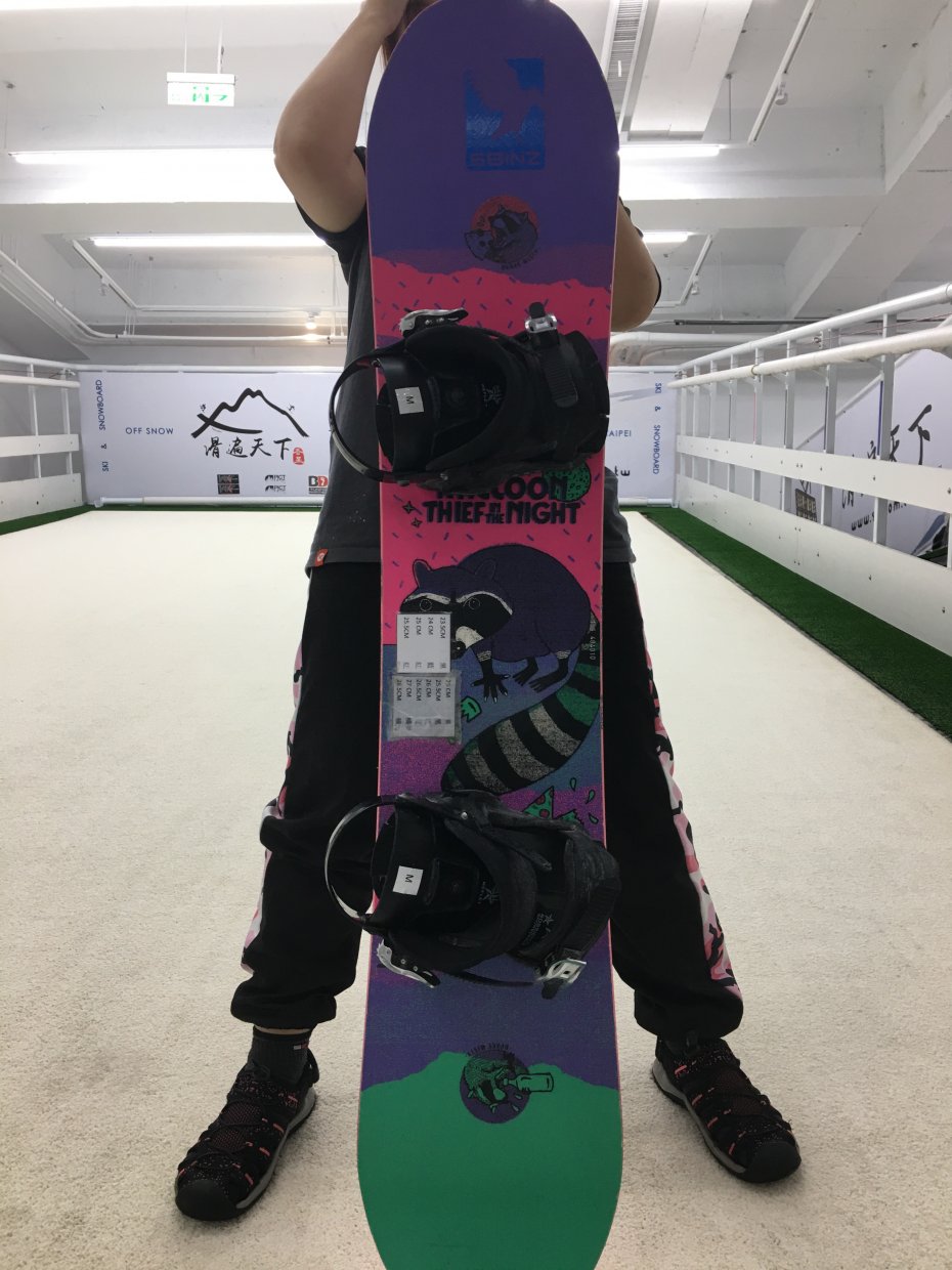不出國滑雪照樣行!專業室內滑雪機台與場地 新手老手都照樣縱橫雪場