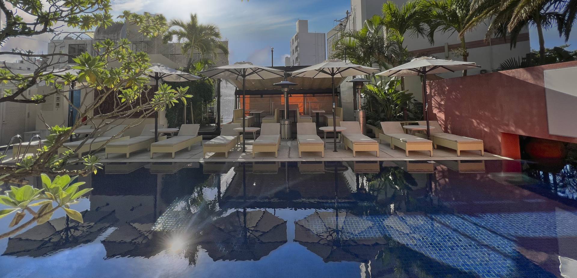 【夏季限定】カフェタイム営業中｜The Poolside Bar and Dining