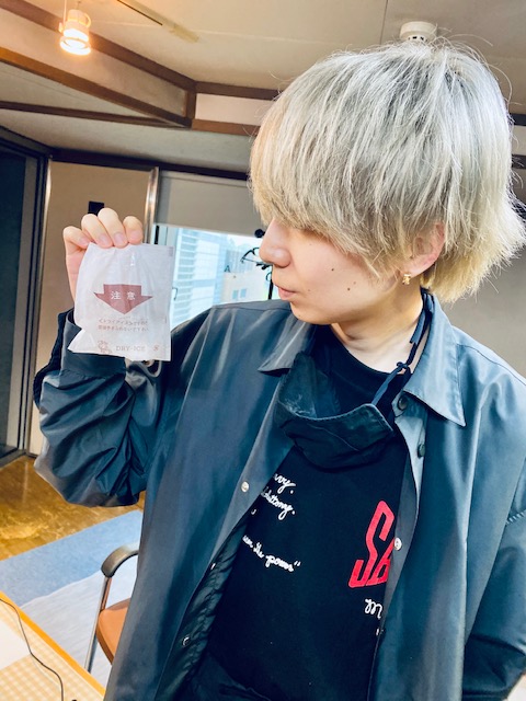 お父～さん、お父さんっ！！魔王～が来たよっ！！