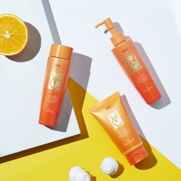 维生素c对皮肤有帮助哦 泡沫充分 洗完后超清爽 介绍能够打造成年人纯净肌肤的人气系列