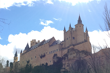 おうちでヨーロッパ旅 世界遺産都市セゴビアへ 古代ローマ時代から中世の街並みへタイムスリップ Peatix