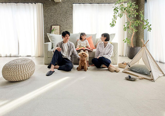 愛犬との暮らしにタイルカーペットを取り入れよう!