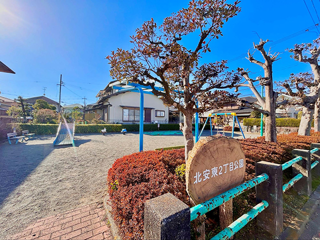 公園は徒歩３分、ドッグランは徒歩８分の好立地！