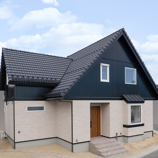 ③王道の北欧デザイン。木に包まれる「ギャラリー」のある家🌳