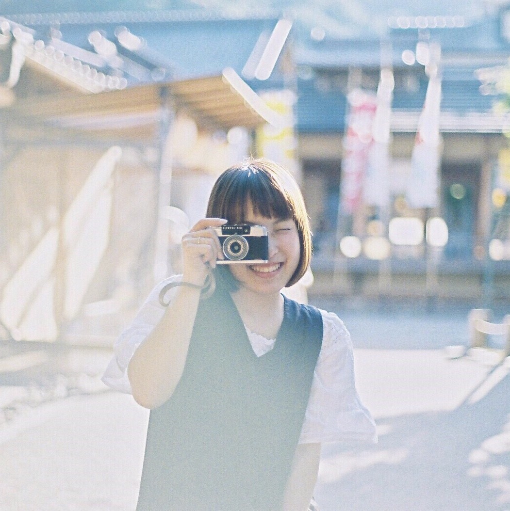 おすすめフィルムカメラ 出会いはひょんなことから いつも持ち出す私の相棒 Olympus Om10 Photoli フォトリ フォトスポットで素敵な写真を