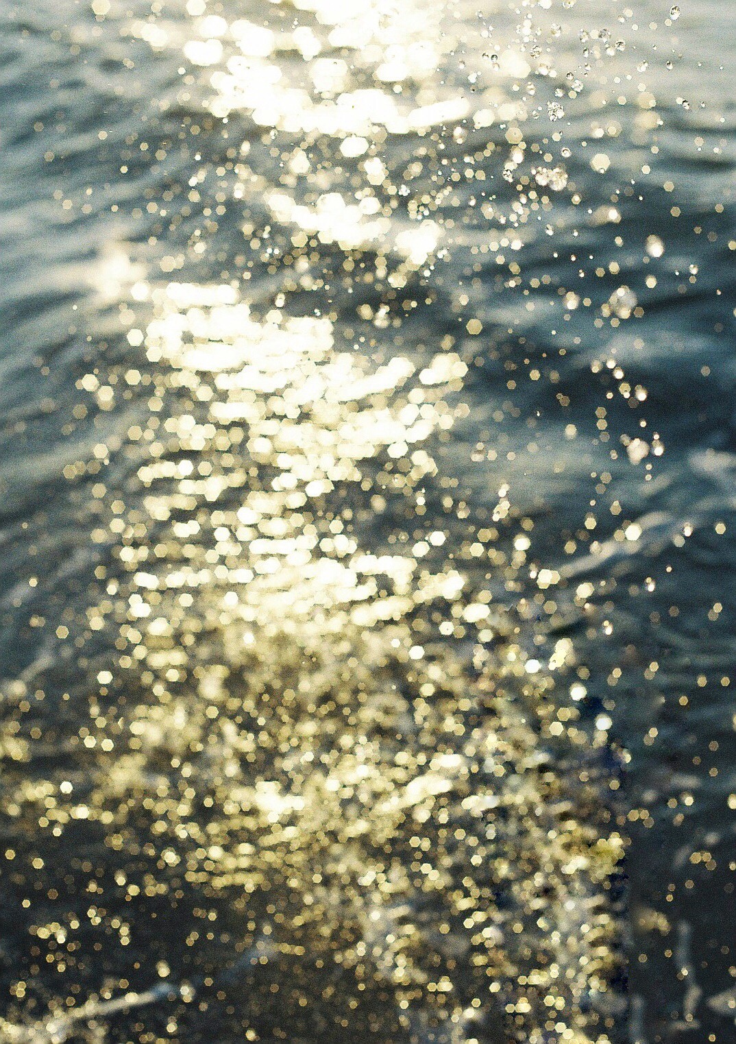 手に届くキラキラ 私の大好きな海の魅力 Photoli フォトリ フォトスポットで素敵な写真を