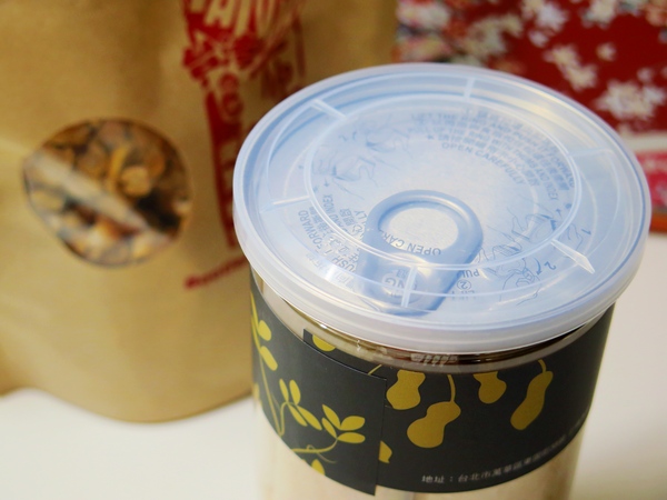 布田食品:【台北伴手禮】一甲子的古早味布田花生糖、芝麻糖。艋岬萬華