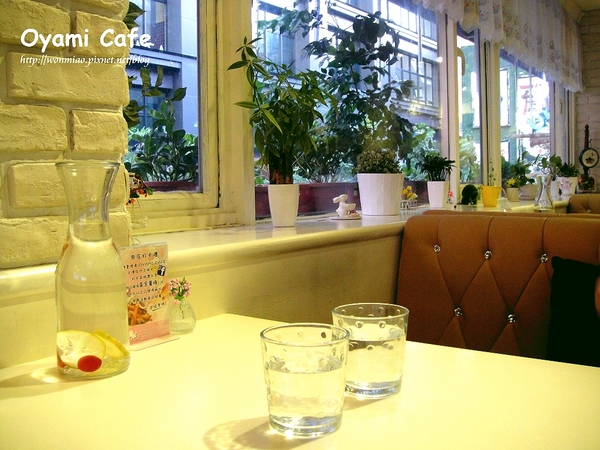 Oyami cafe:【台北市萬華區/食記】 西門町下午茶咖啡 / 鬆餅 / 義大利麵 ✿✿ Oyami Café ✿✿