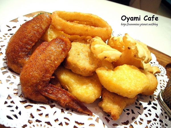 Oyami cafe:【台北市萬華區/食記】 西門町下午茶咖啡 / 鬆餅 / 義大利麵 ✿✿ Oyami Café ✿✿