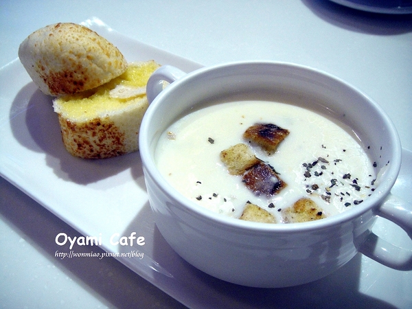 Oyami cafe:【台北市萬華區/食記】 西門町下午茶咖啡 / 鬆餅 / 義大利麵 ✿✿ Oyami Café ✿✿