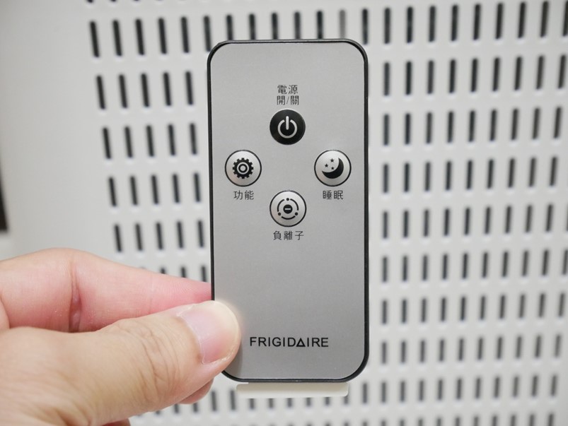 【開箱】Frigidaire富及第空氣清淨機，智慧偵測寜靜享受好空氣！抗空汙窄身極簡風空氣...