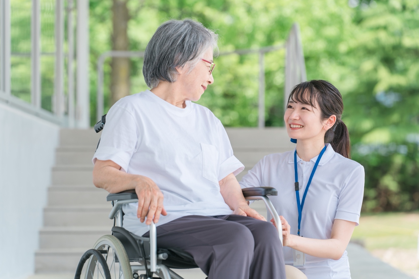 【介護】介護施設のシフト管理・職員情報をExcelから卒業する|中小規模介護施設向けの実践ステップ