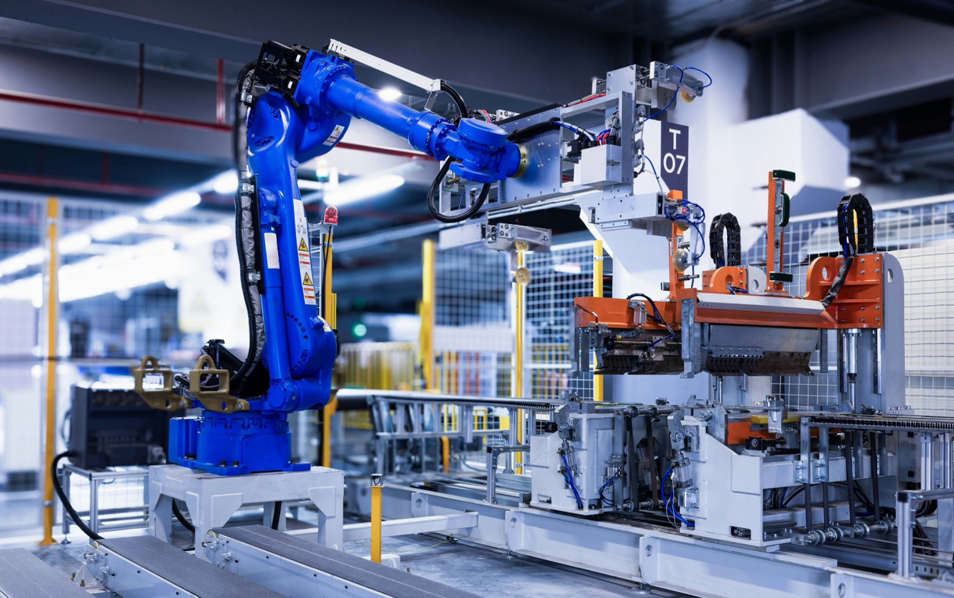 製造ラインで稼働する産業用ロボット