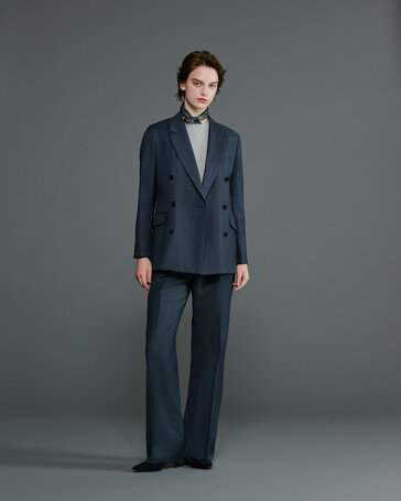 レディーススーツ