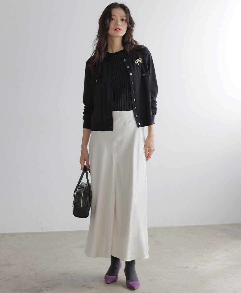 サテンナロースカート