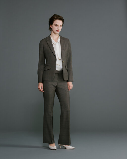 レディーススーツ