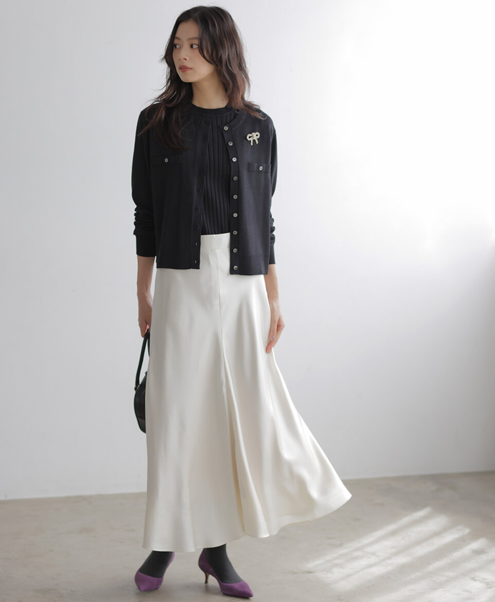 サテンナロースカート