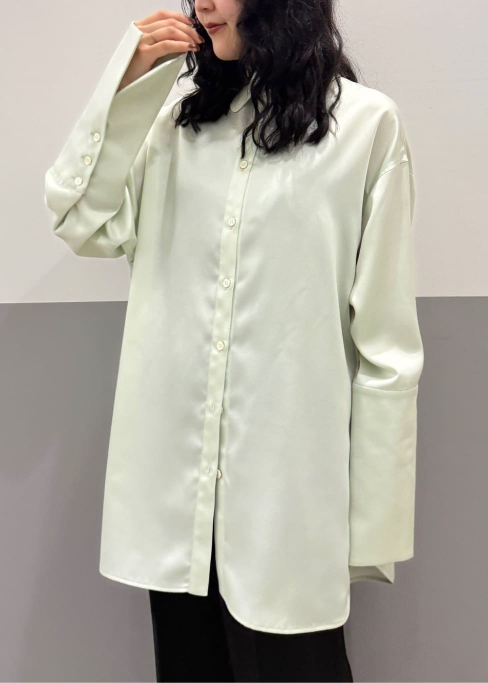 メロウカラーブラウス/前