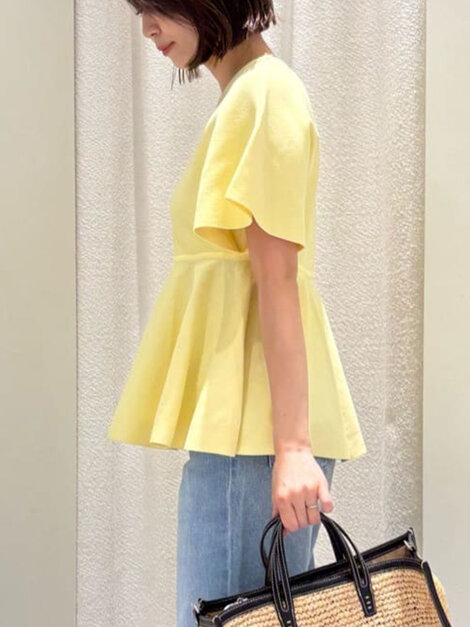 ペプラムカーヴィーニット