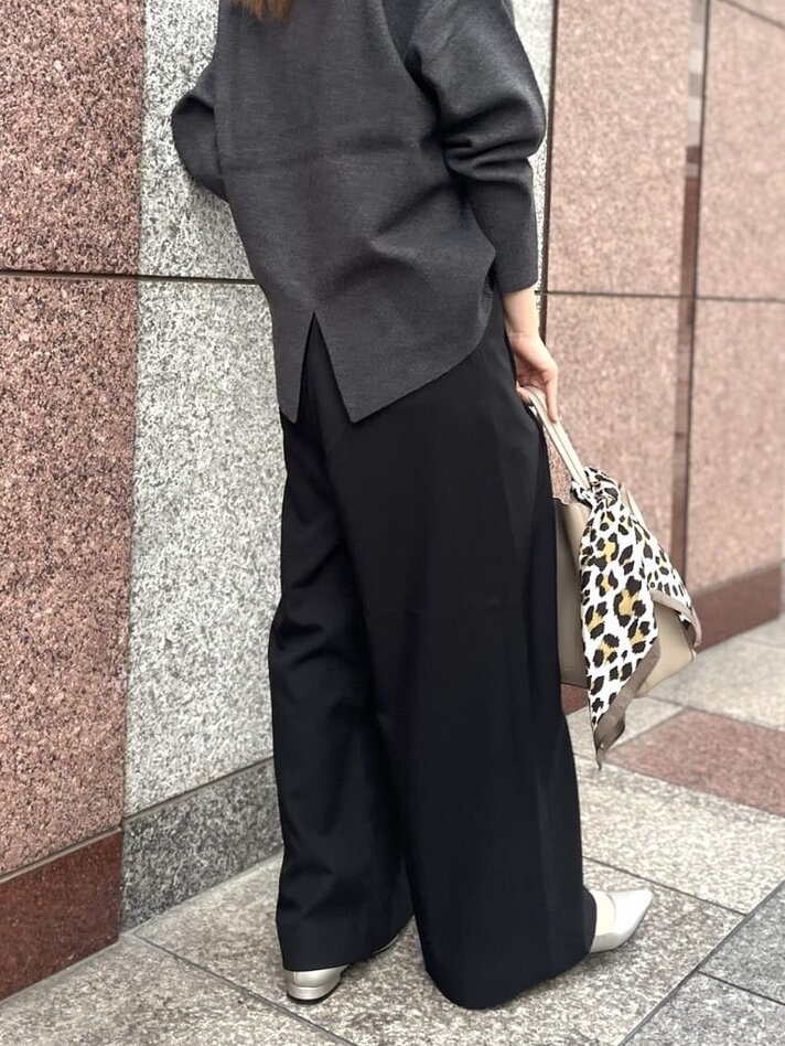 チャコールプルオーバー